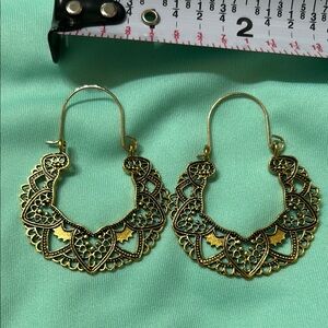 Elegant Gold Filigree Earrings